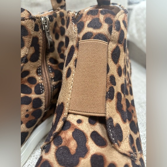 CCOCCI FAUX SUEDE LEOPARD PRINT PLATFORM WEDGE SNEAKER ANKLE BOOTIE SZ 8 - Picture 10 of 10